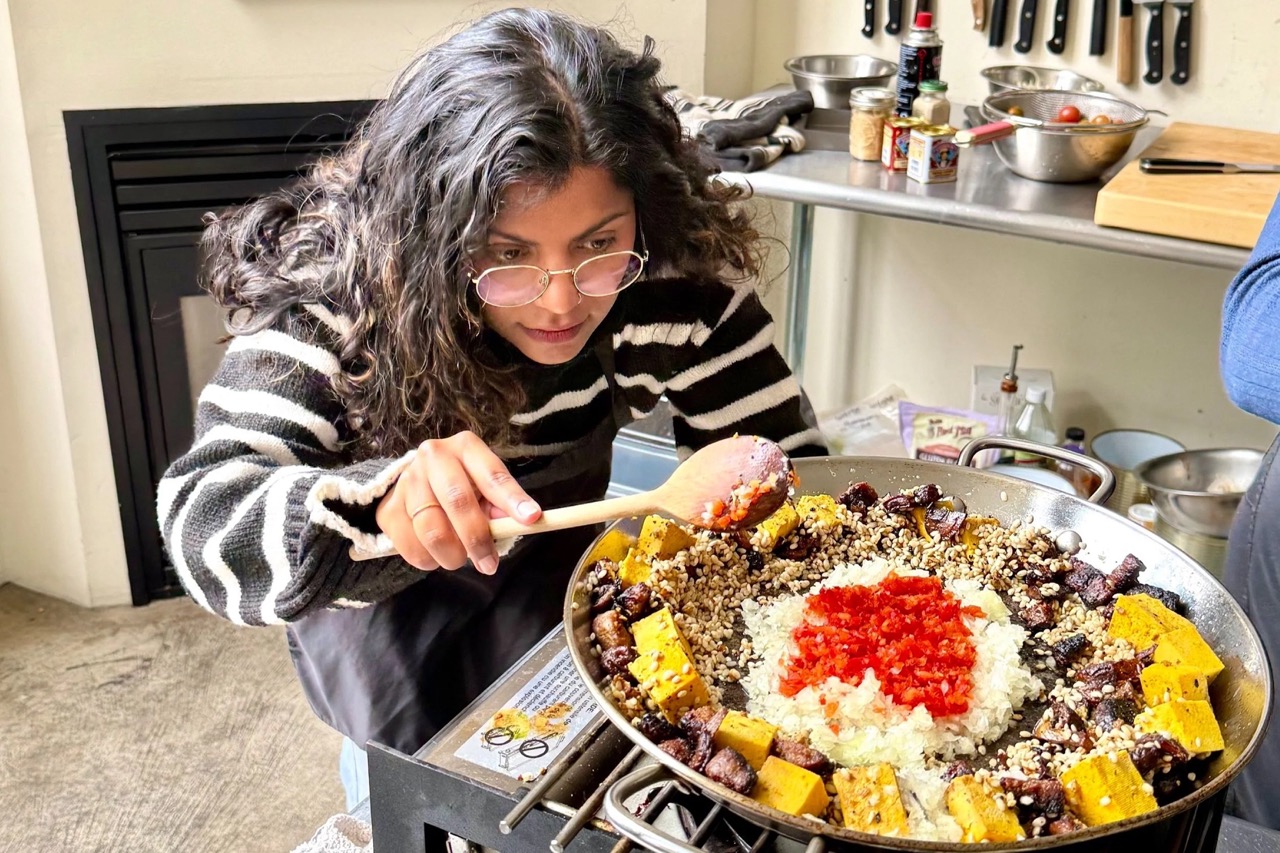 Vegan paella cooking